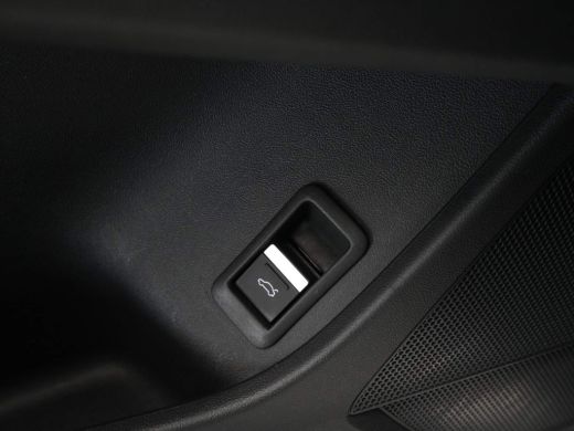 Audi Q4 e-tron 35 Launch edition Advanced 55 kWh Navigatie Pdc Stoelverwarming Cruise 86 ActivLease financial lease