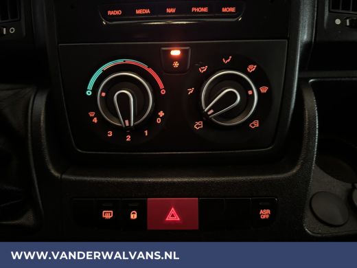 Peugeot Boxer 2.2 BlueHDi 140pk L2H2 Euro6 Airco | Camera | Navigatie | 2500kg Trekhaak Cruisecontrol, Parkeers... ActivLease financial lease
