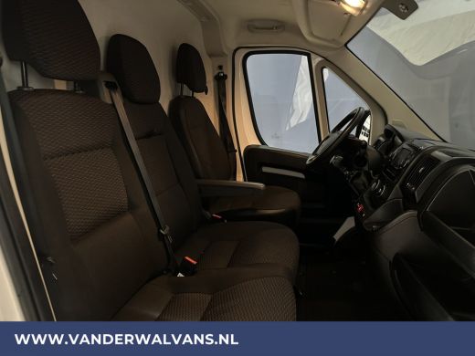 Peugeot Boxer 2.2 BlueHDi 140pk L2H2 Euro6 Airco | Camera | Navigatie | 2500kg Trekhaak Cruisecontrol, Parkeers... ActivLease financial lease