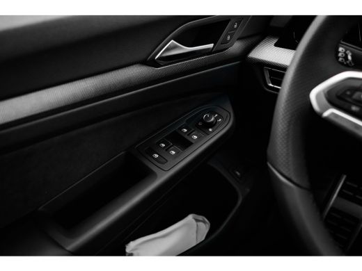 Volkswagen GOLF Variant | Inclusief €2000,- inruilvoordeel Inclusief €2000,- inruilvoordeel | 'App-Connect' draadloze sma... ActivLease financial lease