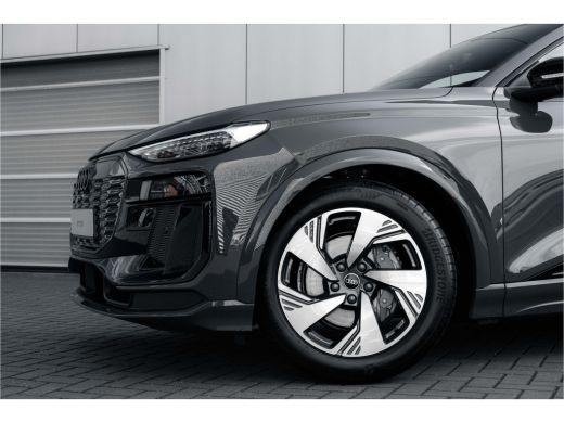 Audi Q6 e-tron S edition performance 100 kWh | Matrix-LED | Stoelverwarming | OLED-achterlichten | Adaptieve luc... ActivLease financial lease