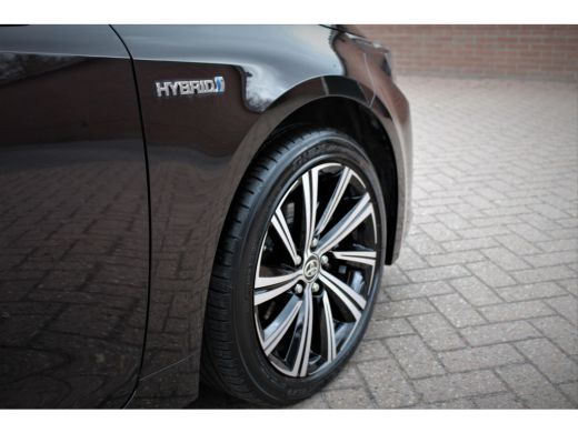 Toyota Corolla Touring Sports 1.8 Hybrid Dynamic - Navigatie, Cruise, Stoelverw, Airco! ActivLease financial lease