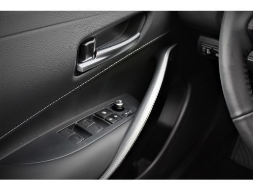 Toyota Corolla Touring Sports 1.8 Hybrid Dynamic - Navigatie, Cruise, Stoelverw, Airco! ActivLease financial lease