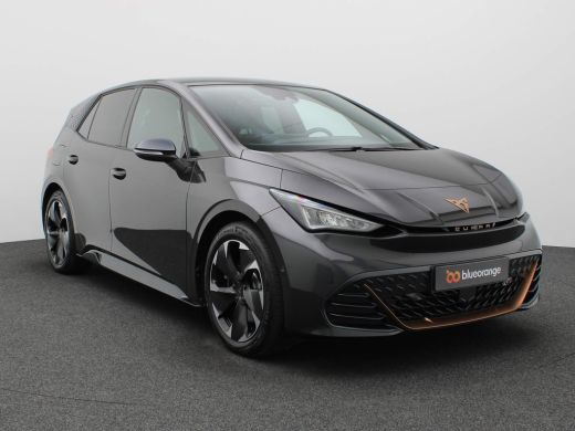 Seat Born Business 62 kWh 231 PK Warmtepomp, Panoramadak, achteruitrijcamera, stuur/stoelverwarming, keyles... ActivLease financial lease