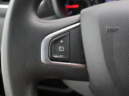 Renault Master 2.3 dCi 135 PK L1H1 WORK EDITION + CAMERA / TREKHAAK / NAVIGATIE / CLIMATE / CRUISE / DAB+ ActivLease financial lease