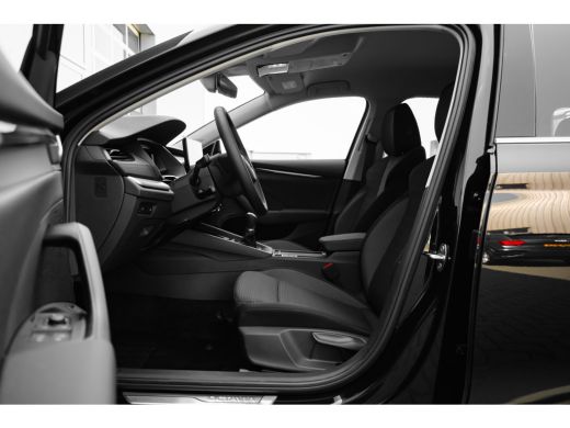 Skoda Octavia Combi Business Edition 1.5 TSI 115PK | Achteruitrijcamera | Chromen grille | Cruise control met s... ActivLease financial lease