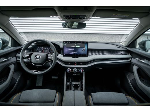 Skoda Superb ŠKODA First Edition | Achteruitrijcamera | Climatronic, elektronische airconditioning met 3 klima... ActivLease financial lease