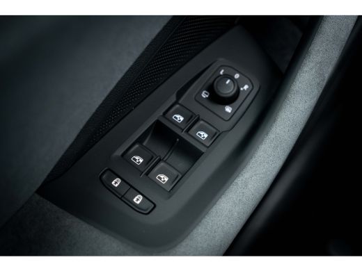Skoda Superb ŠKODA First Edition | Achteruitrijcamera | Climatronic, elektronische airconditioning met 3 klima... ActivLease financial lease