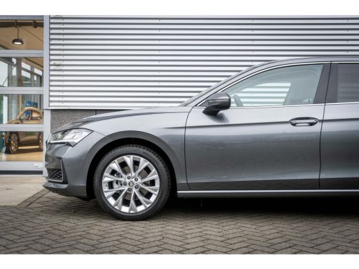 Skoda Superb ŠKODA First Edition | Achteruitrijcamera | Climatronic, elektronische airconditioning met 3 klima... ActivLease financial lease