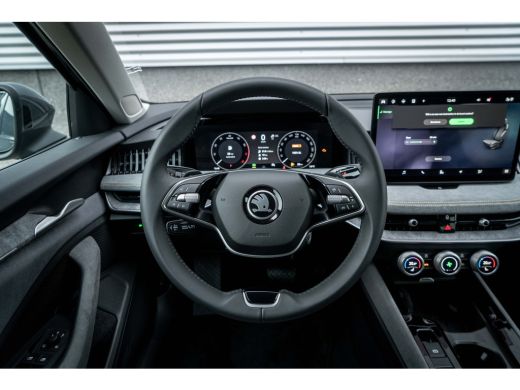 Skoda Superb ŠKODA First Edition | Achteruitrijcamera | Climatronic, elektronische airconditioning met 3 klima... ActivLease financial lease