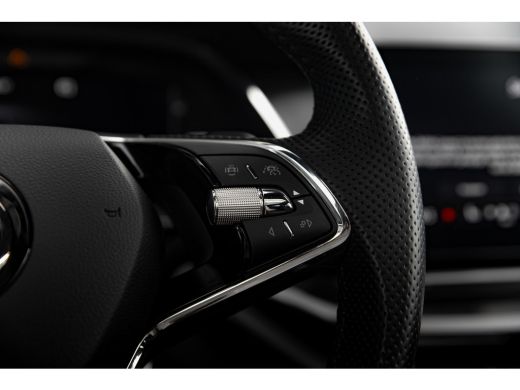 Skoda Octavia Combi Business Edition | Achteruitrijcamera | Chromen grille | Cruise control met speedlimiter ActivLease financial lease