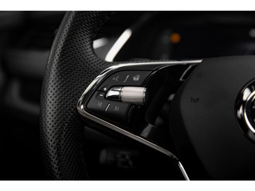 Skoda Octavia Combi Business Edition | Achteruitrijcamera | Chromen grille | Cruise control met speedlimiter ActivLease financial lease