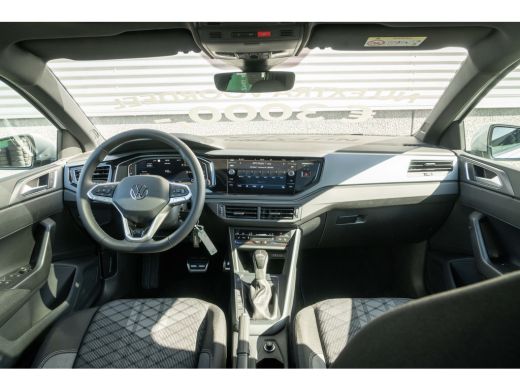 Volkswagen Polo Volkswagen R-Line Edition Inclusief €2000,- inruilvoordeel + €1000,- korting | 'App-Connect' draa... ActivLease financial lease