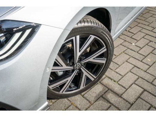 Volkswagen Polo Volkswagen R-Line Edition Inclusief €2000,- inruilvoordeel + €1000,- korting | 'App-Connect' draa... ActivLease financial lease