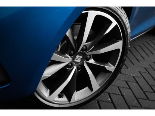 Seat Leon Sportstourer SEAT FR PHEV First Edition | Achteruitrijcamera | Automatisch dimmende binnenspiegel | Dakhemel u... ActivLease financial lease