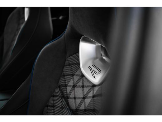 Volkswagen Passat Variant R-Line Edition | 'App-Connect' draadloze smartphone integratie | Afstandscontrolesysteem ... ActivLease financial lease