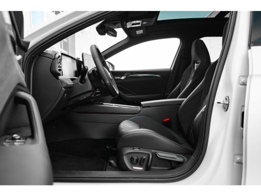 Volkswagen Passat Variant R-Line Edition | 'App-Connect' draadloze smartphone integratie | Afstandscontrolesysteem ... ActivLease financial lease