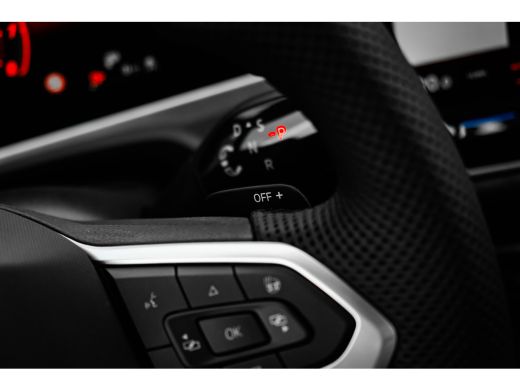 Volkswagen Passat Variant R-Line Edition | 'App-Connect' draadloze smartphone integratie | Afstandscontrolesysteem ... ActivLease financial lease