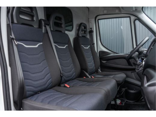 Iveco Daily 35S16V L4H2 | Automaat | 157 PK | Climate | 3500 KG Trekgewicht | MF Stuur | 3-Persoons ActivLease financial lease