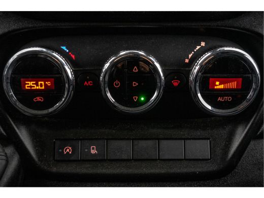 Iveco Daily 35S16V L4H2 | Automaat | 157 PK | Climate | 3500 KG Trekgewicht | MF Stuur | 3-Persoons ActivLease financial lease