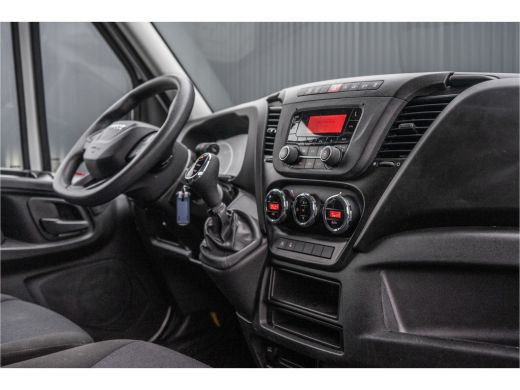 Iveco Daily 35S16V L4H2 | Automaat | 157 PK | Climate | 3500 KG Trekgewicht | MF Stuur | 3-Persoons ActivLease financial lease