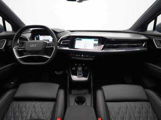 Audi Q4 e-tron 35 125 kW/170 pk Edition 55 kWh Panorama Hud Leer Matrix led ActivLease financial lease