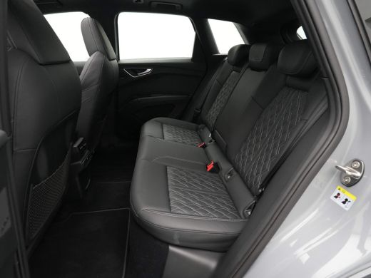 Audi Q4 e-tron 35 125 kW/170 pk Edition 55 kWh Panorama Hud Leer Matrix led ActivLease financial lease