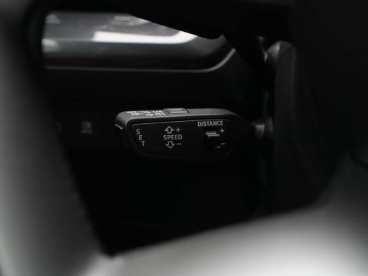 Audi Q4 e-tron 35 125 kW/170 pk Edition 55 kWh Panorama Hud Leer Matrix led ActivLease financial lease