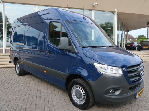 Mercedes Sprinter 319 3.0 CDI V6 190 PK AUT. L2H2 + 3500 KG TREKHAAK / ADAPTIVE CRUISE CONTROL / NAVIGATIE ActivLease financial lease