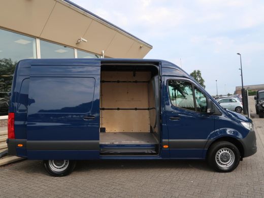 Mercedes Sprinter 319 3.0 CDI V6 190 PK AUT. L2H2 + 3500 KG TREKHAAK / ADAPTIVE CRUISE CONTROL / NAVIGATIE ActivLease financial lease