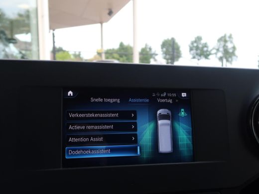 Mercedes Sprinter 319 3.0 CDI V6 190 PK AUT. L2H2 + 3500 KG TREKHAAK / ADAPTIVE CRUISE CONTROL / NAVIGATIE ActivLease financial lease