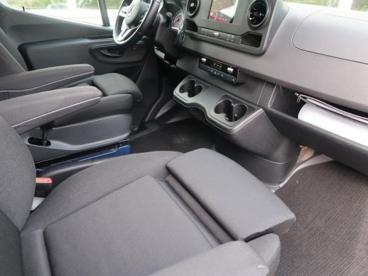 Mercedes Sprinter 319 3.0 CDI V6 190 PK AUT. L2H2 + 3500 KG TREKHAAK / ADAPTIVE CRUISE CONTROL / NAVIGATIE ActivLease financial lease