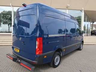 Mercedes Sprinter 319 3.0 CDI V6 190 PK AUT. L2H2 + 3500 KG TREKHAAK / ADAPTIVE CRUISE CONTROL / NAVIGATIE