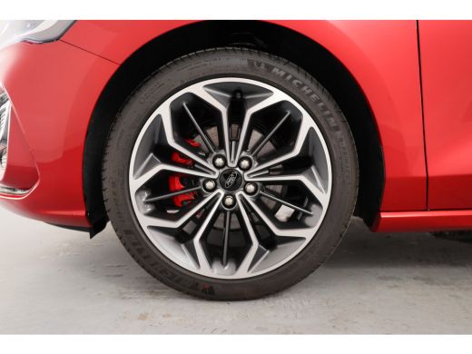 Ford Focus Wagon 1.0 EcoBoost 125PK Hybrid ST Line X | Stoel-/stuurverwarming | AGR Stoelen | Camera | Led |... ActivLease financial lease