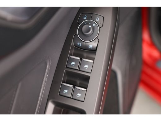 Ford Focus Wagon 1.0 EcoBoost 125PK Hybrid ST Line X | Stoel-/stuurverwarming | AGR Stoelen | Camera | Led |... ActivLease financial lease