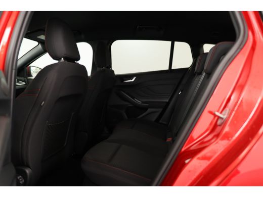Ford Focus Wagon 1.0 EcoBoost 125PK Hybrid ST Line X | Stoel-/stuurverwarming | AGR Stoelen | Camera | Led |... ActivLease financial lease
