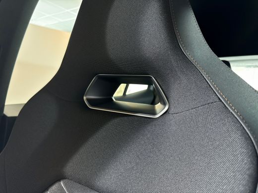 Seat Born Business 62 kWh 204pk / Warmtepomp / Navigatiesysteem / Stoelverwarming / Stuurverwarming ActivLease financial lease