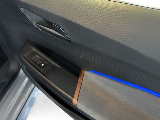 Seat Born Business 62 kWh 204pk / Warmtepomp / Navigatiesysteem / Stoelverwarming / Stuurverwarming ActivLease financial lease