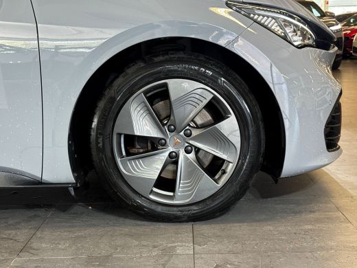 Seat Born Business 62 kWh 204pk / Warmtepomp / Navigatiesysteem / Stoelverwarming / Stuurverwarming ActivLease financial lease