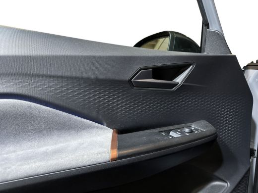 Seat Born Business 62 kWh 204pk / Warmtepomp / Navigatiesysteem / Stoelverwarming / Stuurverwarming ActivLease financial lease