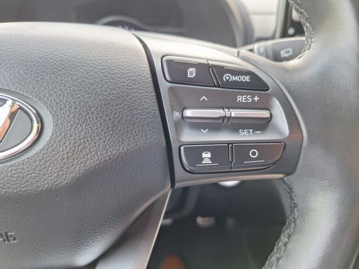 Hyundai KONA EV Premium 64 kWh | Automaat | Navigatie | Cruise Control Adaptief | Climate Control | Parkeersen... ActivLease financial lease