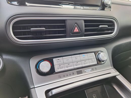 Hyundai KONA EV Premium 64 kWh | Automaat | Navigatie | Cruise Control Adaptief | Climate Control | Parkeersen... ActivLease financial lease