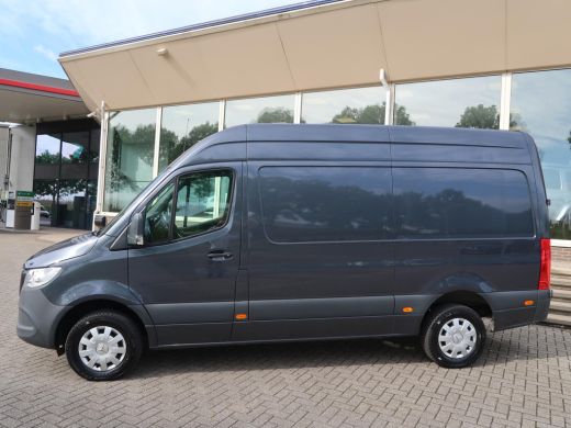 Mercedes Sprinter 316 2.2 CDI 163 PK AUT7 L2H2 + 3500 KG TREKHAAK / ADAPTIVE CRUISE / BREEDBEELD MBUX ActivLease financial lease