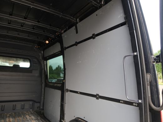 Mercedes Sprinter 316 2.2 CDI 163 PK AUT7 L2H2 + 3500 KG TREKHAAK / ADAPTIVE CRUISE / BREEDBEELD MBUX ActivLease financial lease
