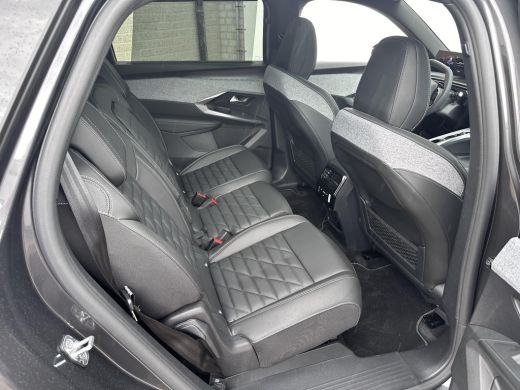 Peugeot E-5008 GT 73 kWh 7-zits | Panoramadak | Leder | Elek. stoelen | Stoelmassage ActivLease financial lease