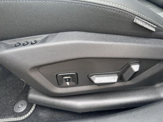 Peugeot E-5008 GT 73 kWh 7-zits | Panoramadak | Leder | Elek. stoelen | Stoelmassage ActivLease financial lease