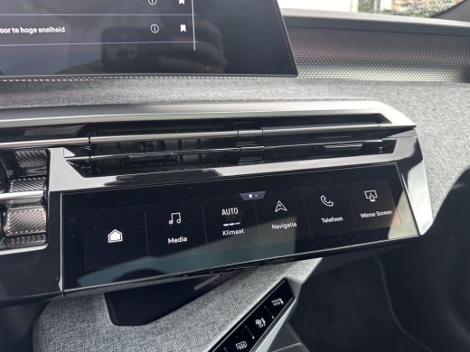 Peugeot E-5008 GT 73 kWh 7-zits | Panoramadak | Leder | Elek. stoelen | Stoelmassage ActivLease financial lease