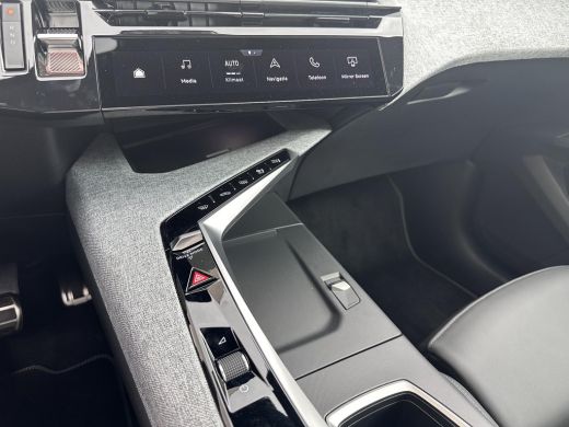 Peugeot E-5008 GT 73 kWh 7-zits | Panoramadak | Leder | Elek. stoelen | Stoelmassage ActivLease financial lease