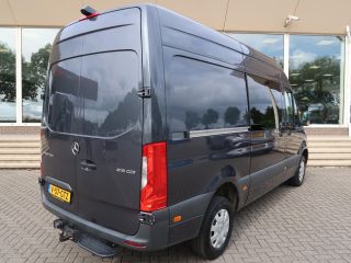 Mercedes Sprinter 316 2.2 CDI 163 PK AUT7 L2H2 + 3500 KG TREKHAAK / ADAPTIVE CRUISE / BREEDBEELD MBUX