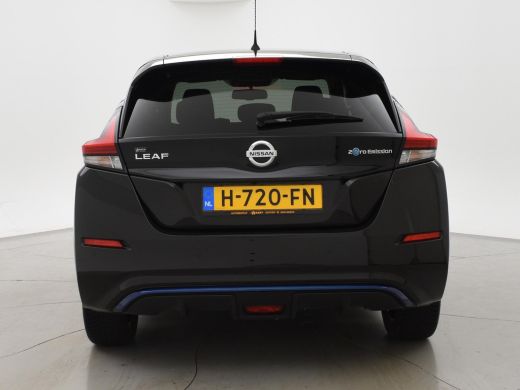 Nissan Leaf N-CONNECTA 40 KWH *8.228 KM* ADAPTIVE CRUISE / 360 CAMERA / STANDKACHEL / APPLE CARPLAY ActivLease financial lease